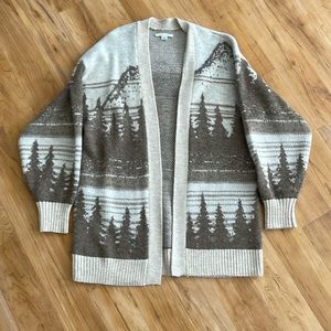 American Eagle Oversized Cardigan Size Medium Forrest Scene